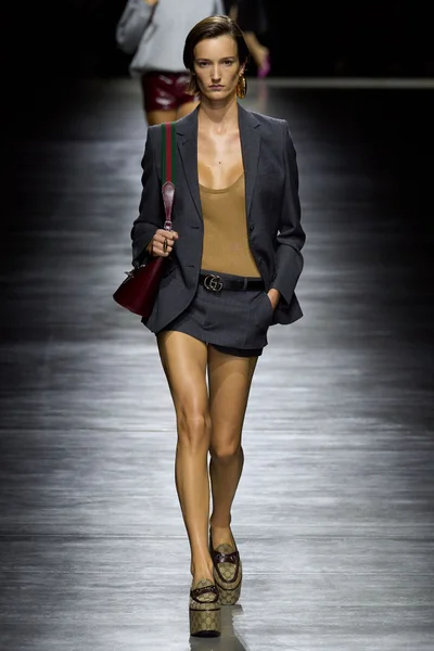 Look 13